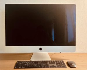 iMac 27-inch + set černé Magic Mouse & Keyboard