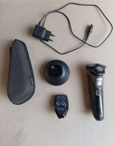 Holící strojek Philips series 5000