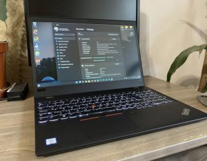 Újszerű kifogástalan Lenovo T580 Core I7 8x4,2Ghz; 32Gb DDR4; 1Tb SSD