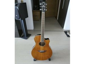 Yamaha Elektro-akustické gitary na predaj