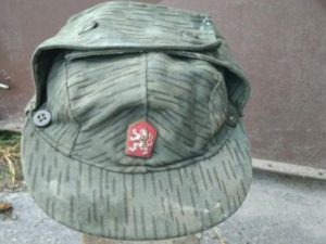 Vojenská maskáčová čiapka vz. 84
