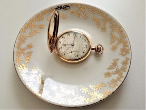 starožitné hodinky cibuláky