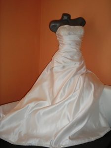 Svadobné šaty 38-40 biele