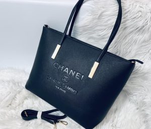  Chanel kožená kabelka