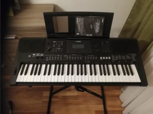 YAMAHA PSR E463