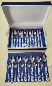 Originál cibuľový porcelán - Jedálenský príbor