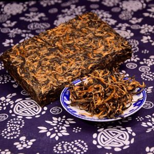 Fengqing Dian Hong Golden Buds Dianhong Yunnan Dian Hong Black Tea Brick 250g