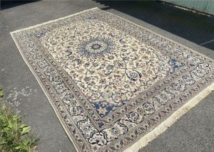 Persian wool quality carpet 300 x 195 cm