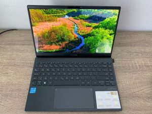 ASUS ZenBook 13 OLED V ZÁRUKE