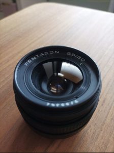 Pentacon f3.5 30mm, thread M42, 10 blades