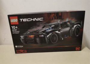 LEGO Technic 42127 Batman BATMOBILE