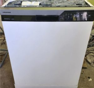 GRUNDIG dishwasher