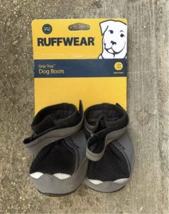Outdoor shoes for dogs
