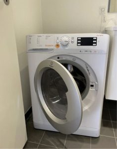 Indesit Innex washing machine with dryer 9kg + 6kg