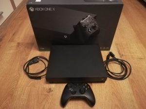 Xbox One X 1TB HDD ako novy