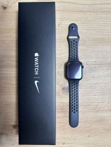 Apple Watch 7 NIKE edition 45mm