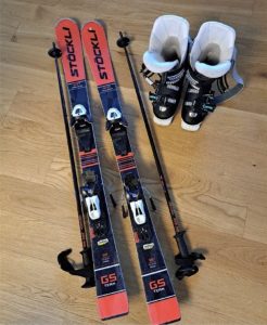 Stöckli 122 skis and Salomon 23.5 skis (EUR 37)