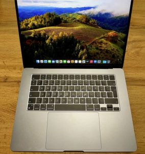 Apple Macbook Air 15 M2, CZ, 2023, 16/1000 GB