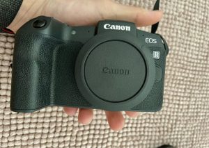 Canon EOS RP mirrorless camera (warranty + 2 batteries)