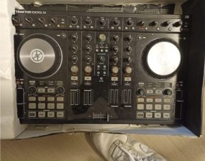 TRAKTOR KONTROL S4