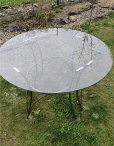 stolek na zahradu, zahradní stolek