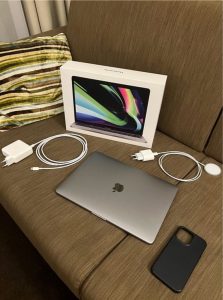 Predám MacBook Pro (13-palcový, M1, 2020) - 750 €