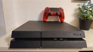 PLAYSTATION 4 + 1 GAME