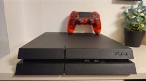 PLAYSTATION 4 + 1 HRA