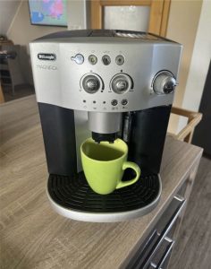 Kávovar Delonghi magnifica