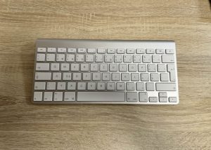 I am selling a Czech Apple Magic Keyboard