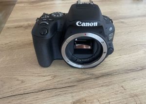 Canon eos 200d