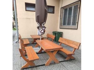 Stôl s lavicami, záhradné sedenie