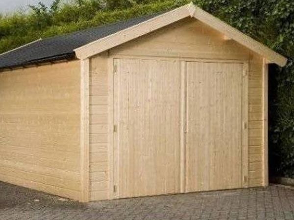 Nová drevená garáž, záhradný drevený dom, mobilná garáž
