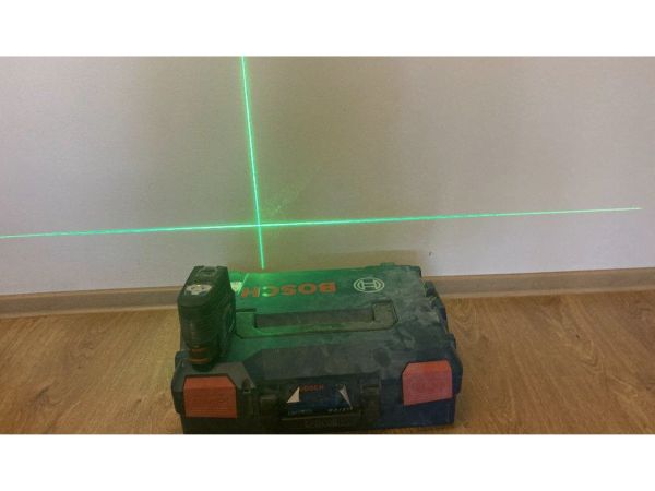 Krížový laser Bosch