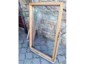 Predám drevené strešné okná Velux - 94x118, 78x118