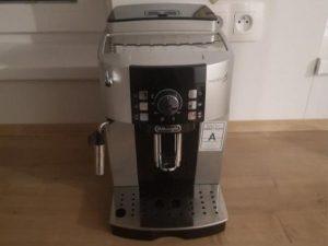 Predám kávovar Delonghi MagnificaS