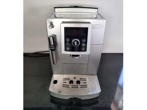 Kávovar DeLonghi - plnoautomat v záruke