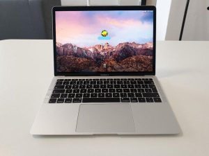 Apple Macbook Air 2018 v ZÁRUKE silver 128gb