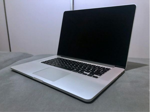 Apple MacBook Pro 15 Core i7 2 5GHz 16GB RAM 512GB