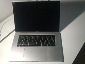 MacBook Pro 15\