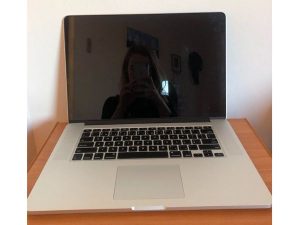 Macbook Pro 15″ Retina 2014 (i7/16GB/256GB SSD)