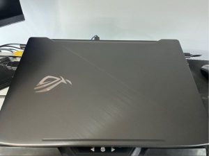 Herny notebook rog strix 15,6\