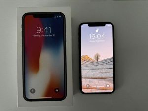 Predám Apple iPhone X 64GB Grey