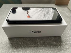 iPhone XR 64 GB