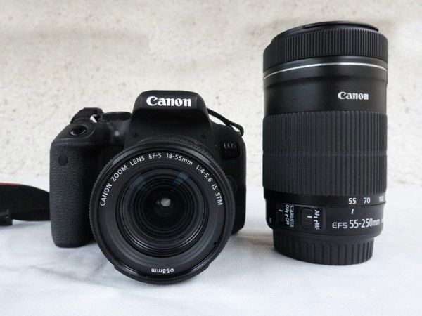 Zrkadlovka Canon 800D + veľké príslušenstvo