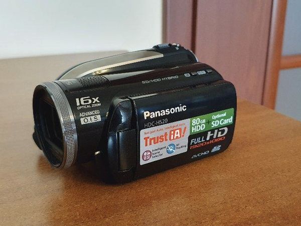 Videokamera PANASONIC HDC-HS20