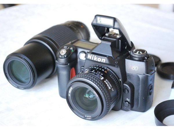 Nikon N80 AF-D 28 F/2,8 a AF-D 75-240 F/4,5-5,6