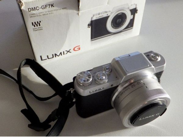 Panasonic Lumix DMC-GF7 + 12-32 mm
