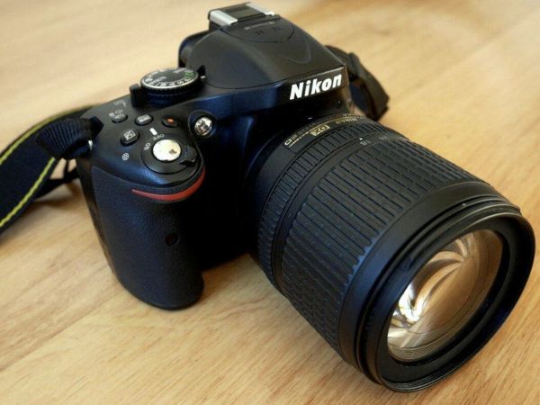Nikon D5200 + 18-105 mm