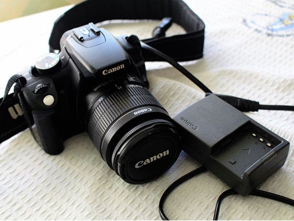 Predám digitálnu zrkadlovku DSLR Canon 350D